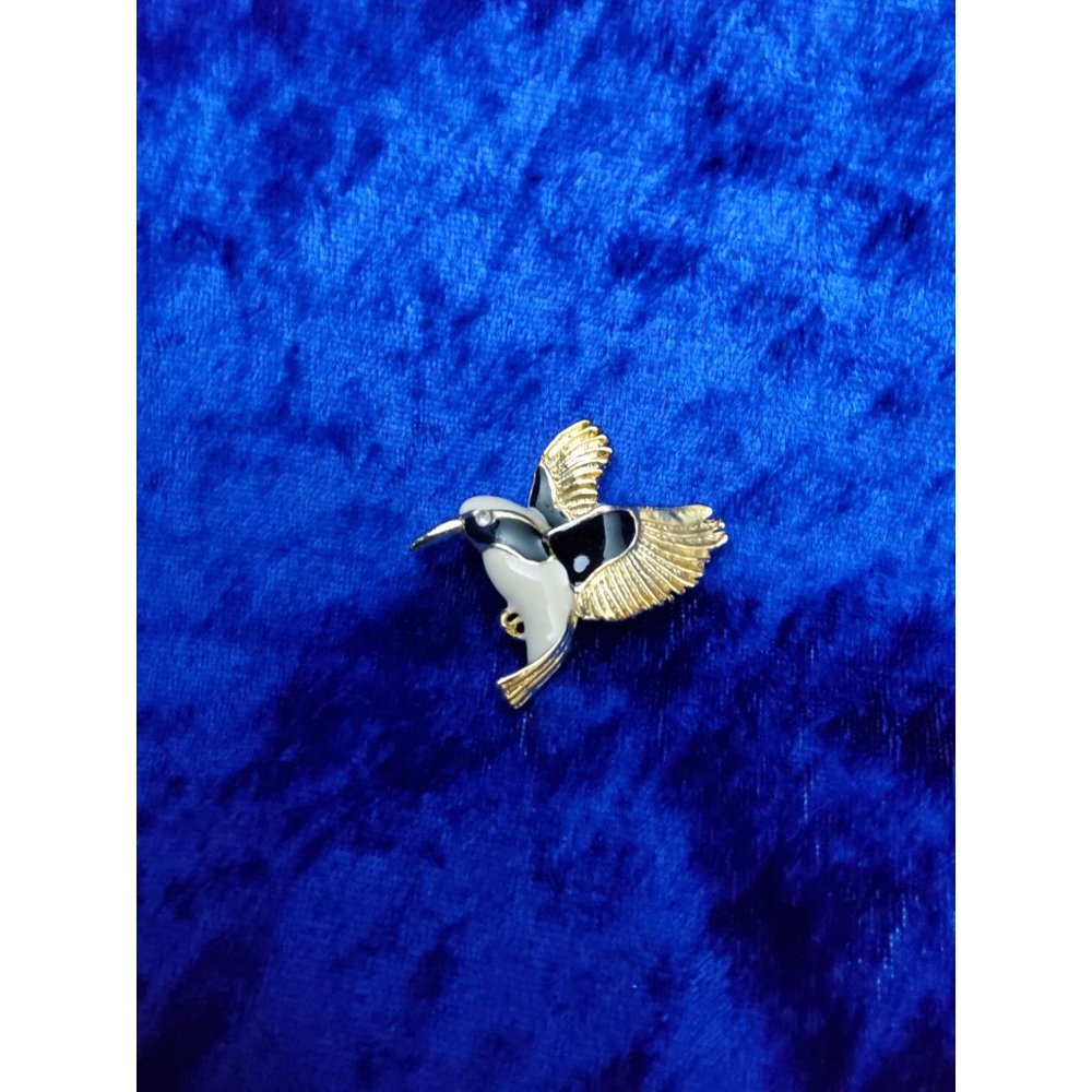 Vintage Un - Branded Rhinestone Goldtone and Enamel Hummingbird Brooch /Pin 1.75 - Picture 2 of 3
